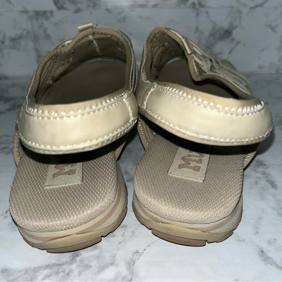 MUDD Angelo womens strap sandals beige size 11 M Hiking Walking Outdoor Shoes - Picture 2 of 5